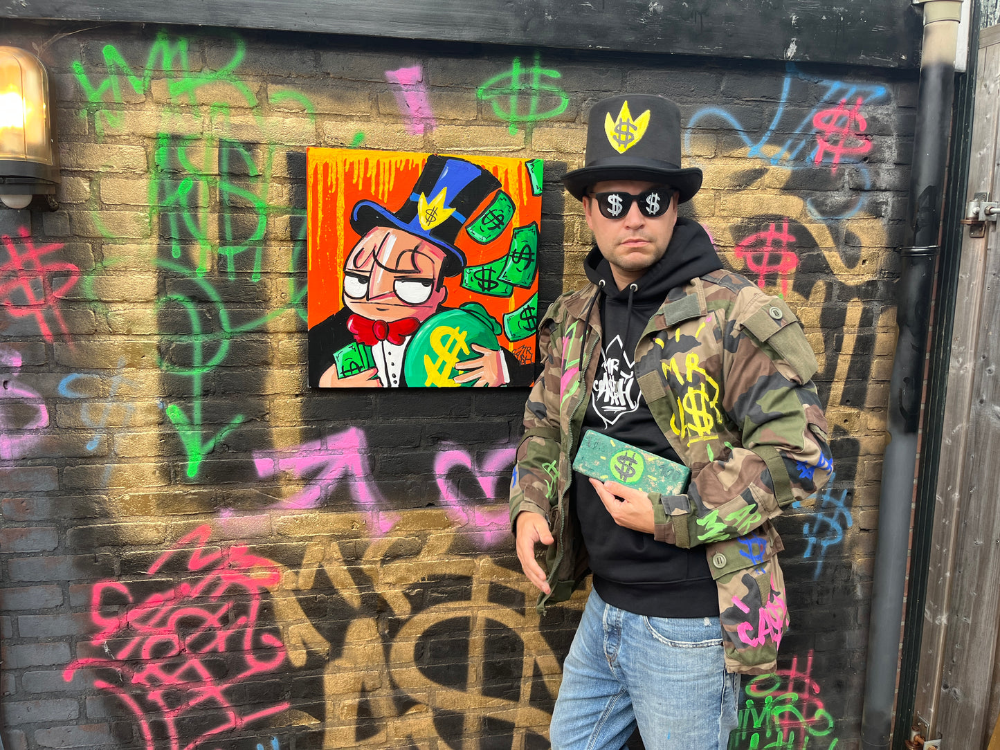 Get the bag Mr. Ca$h. 50 x 50 cm.