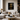 Golden teddybear the fashion logo edition in een woonkamer
