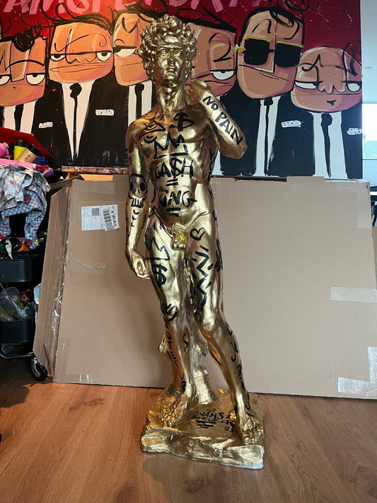 David. Goud beeld. 115 cm hoog